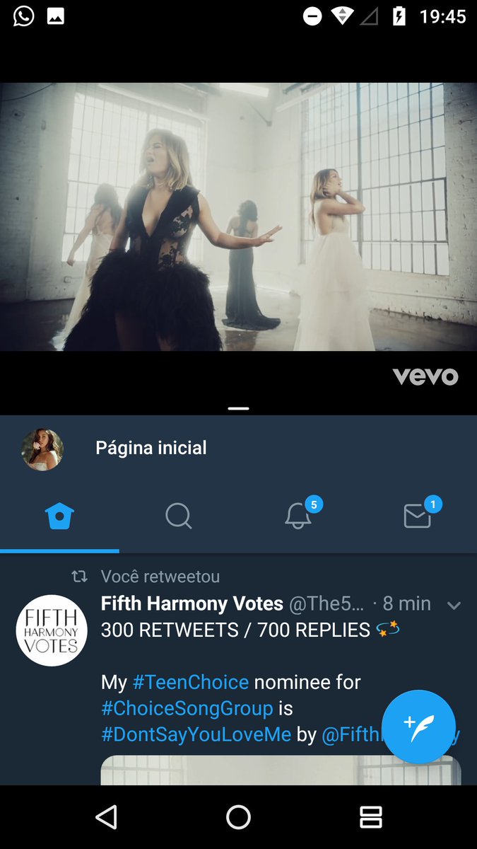 Pepifando5H's tweet photo. Bora fazer stream coloquei na velocidade 1.5 e deixar a playlist de dsylm rolando, vamos gente divulgar esse ícone de video música esta tao lindo que merece no minimo 500M views #StreamDSYLMOnYoutube https://t.co/ukKzHpFeZl