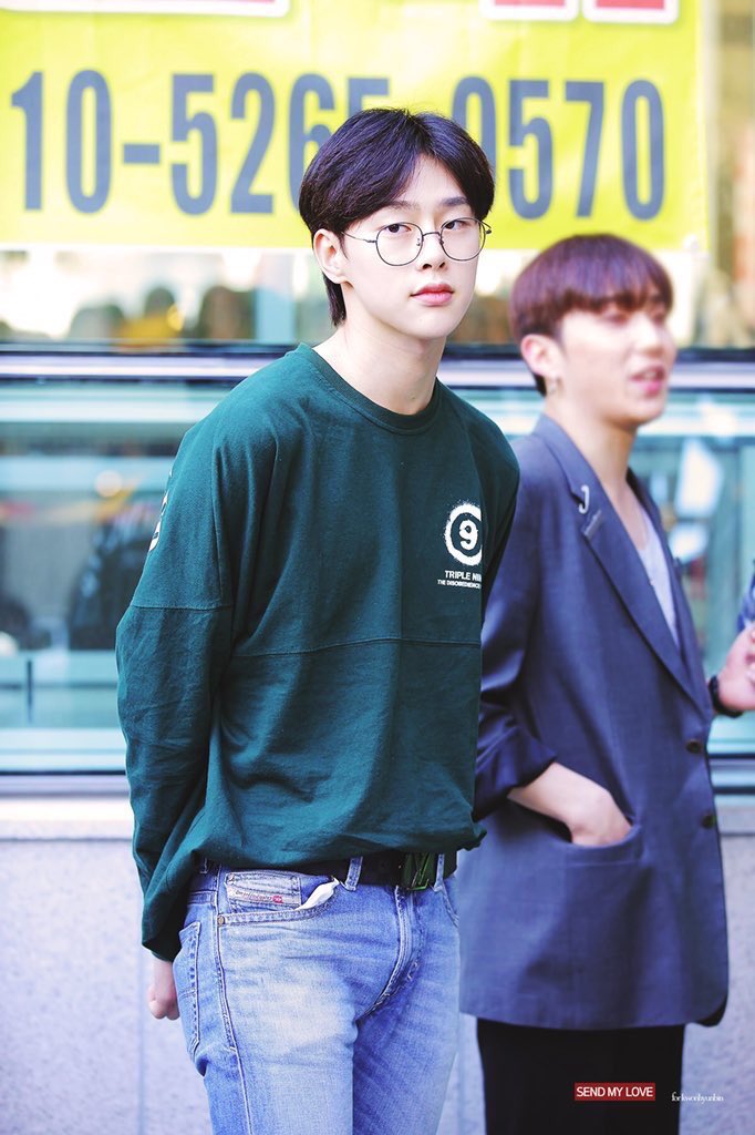 hyunbinpics101's tweet photo. https://t.co/UpFNxbES8Z