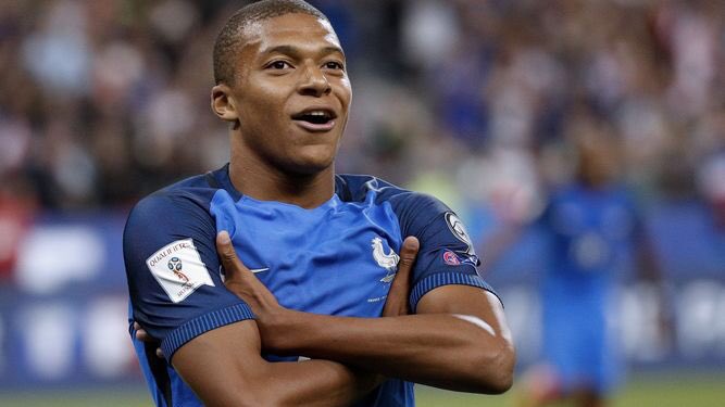 Y se vinieron!!!! No enorgullece anunciar el fichaje de 3 jugadorazos como son @Euredgar , @SergiiioE y <a href="/MsanchezVfo/">Markel Sanchez</a> para ayudarnos tanto en medio campo como en la zona de ataque!! Bienvenidos a vuestra nueva casa chicos!👏🏼🤩🤙🏼