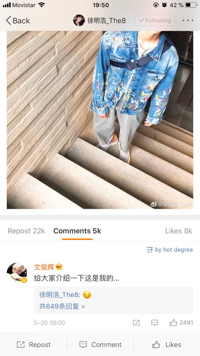 burgerofwonu's tweet photo. “Comentario de Jun en la foto de MingHao: ‘Déjenme presentarles, este es mío.../ mi...’

MingHao contestó: ‘😏’

"我的" es una vaga palabra. Si dices "我的-algo" significa ‘Mi algo’, pero si sólo dices “我的”, significa ‘Mío’”

UNA COSA ERA IG PERO EN WEIBO ES OTRO NIVEL ME FUI https://t.co/VYkE2euSra