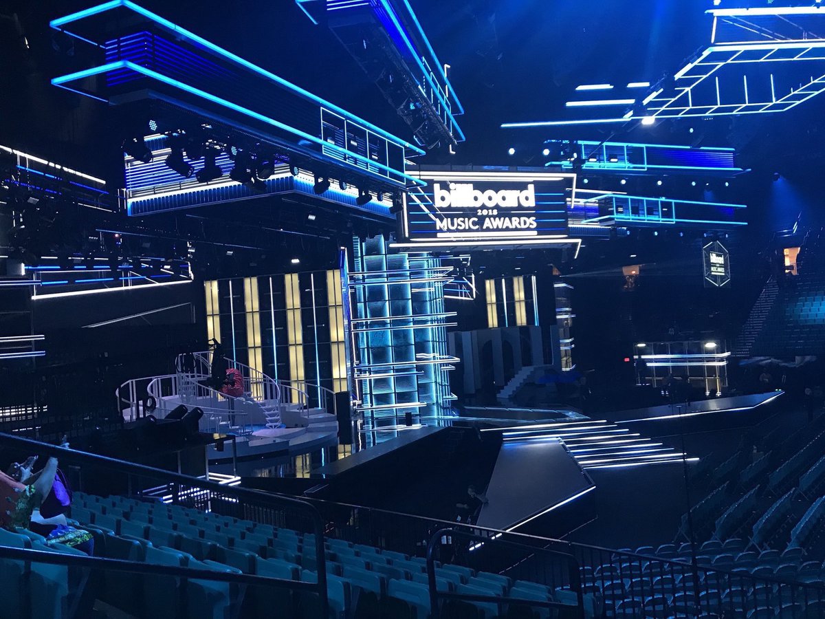 Ariana_Chile's tweet photo. 📷 fotos del escenario que ocupara @arianagrande en los @BBMAs #BBMAs #ARIANA_BBMAs https://t.co/yM86cxVHiZ