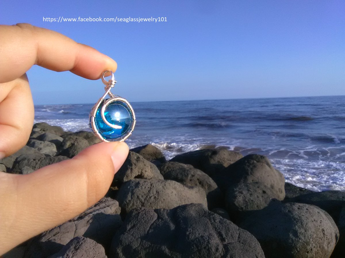 VanassaPhotos's tweet photo. Buy it here https://t.co/ezDcXaDcjh   #seaglass #necklace #pendant #jewelry https://t.co/Yog8wfgyLT