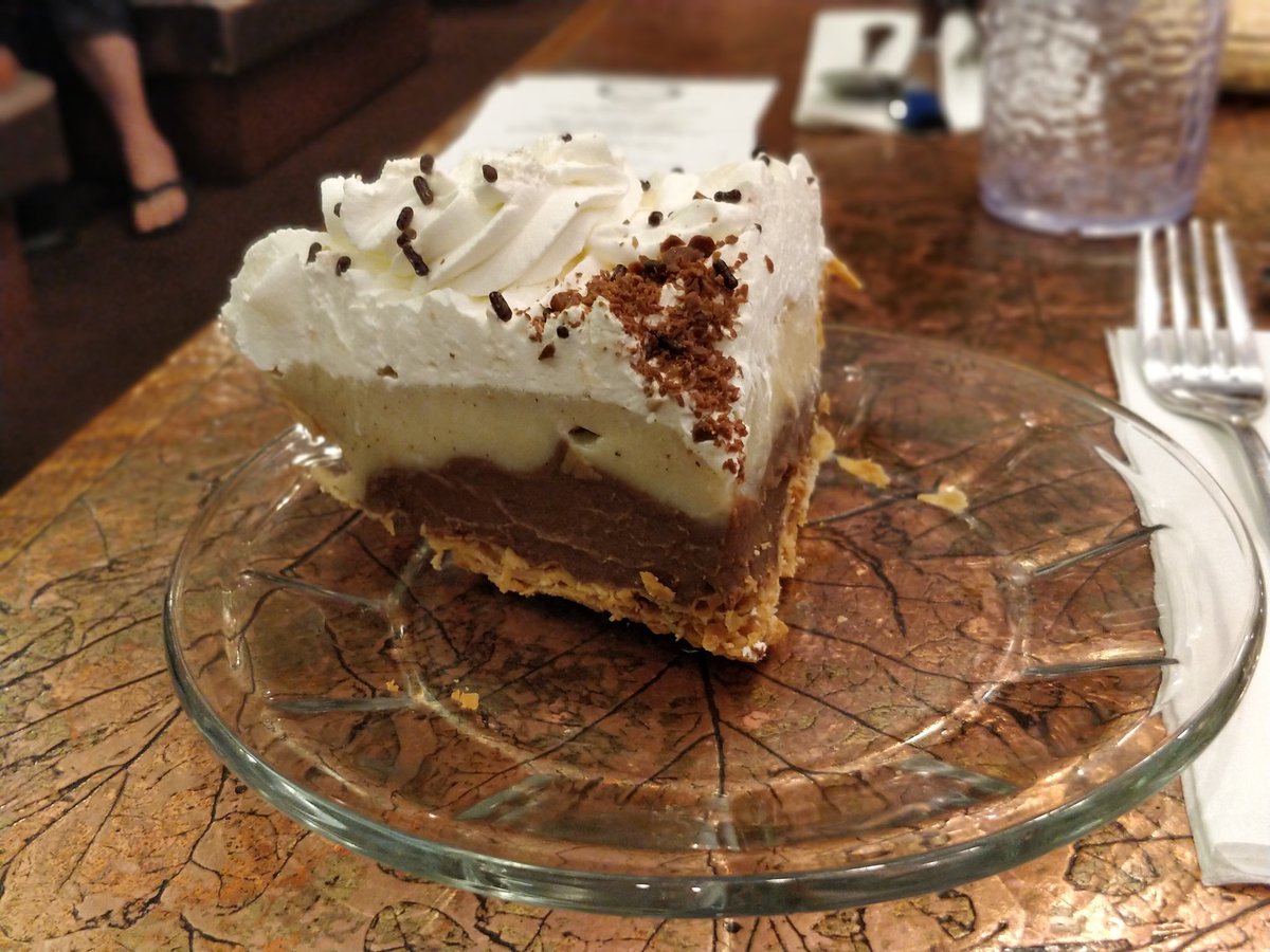 Tried out some of the staples of Houston: Whataburger and House of Pies today! I can definitely say I'm off to a good start ^w^ Thanks again to <a href="/DarkDragon023/">D∆rk Dr∆gon 🇲🇽 🔜 ?</a> and also <a href="/wikiwarrior22/">Wiki</a>. You guys have been awesome to hang out with!