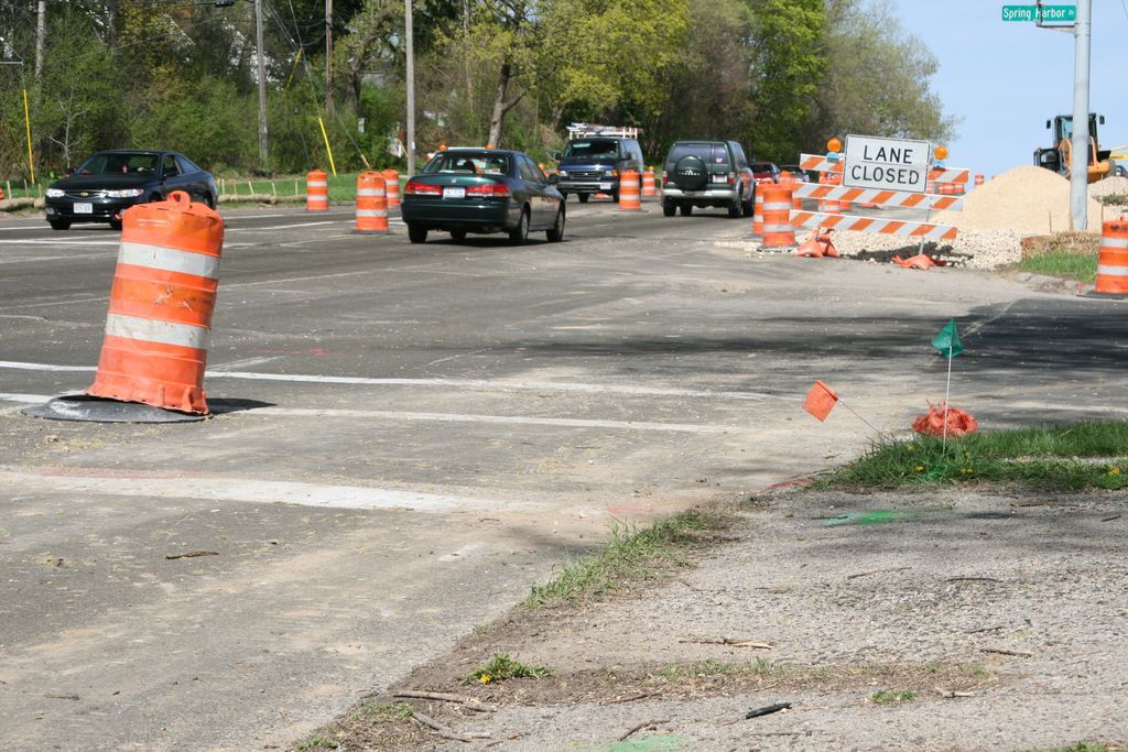 WisconsinDOT's tweet photo. When you leave for work tomorrow, you enter the “office” of hundreds of construction workers who depend on you to #SlowDown. #WorkZoneSafety is everyone’s responsibility. https://t.co/Hn4FsI7z9k