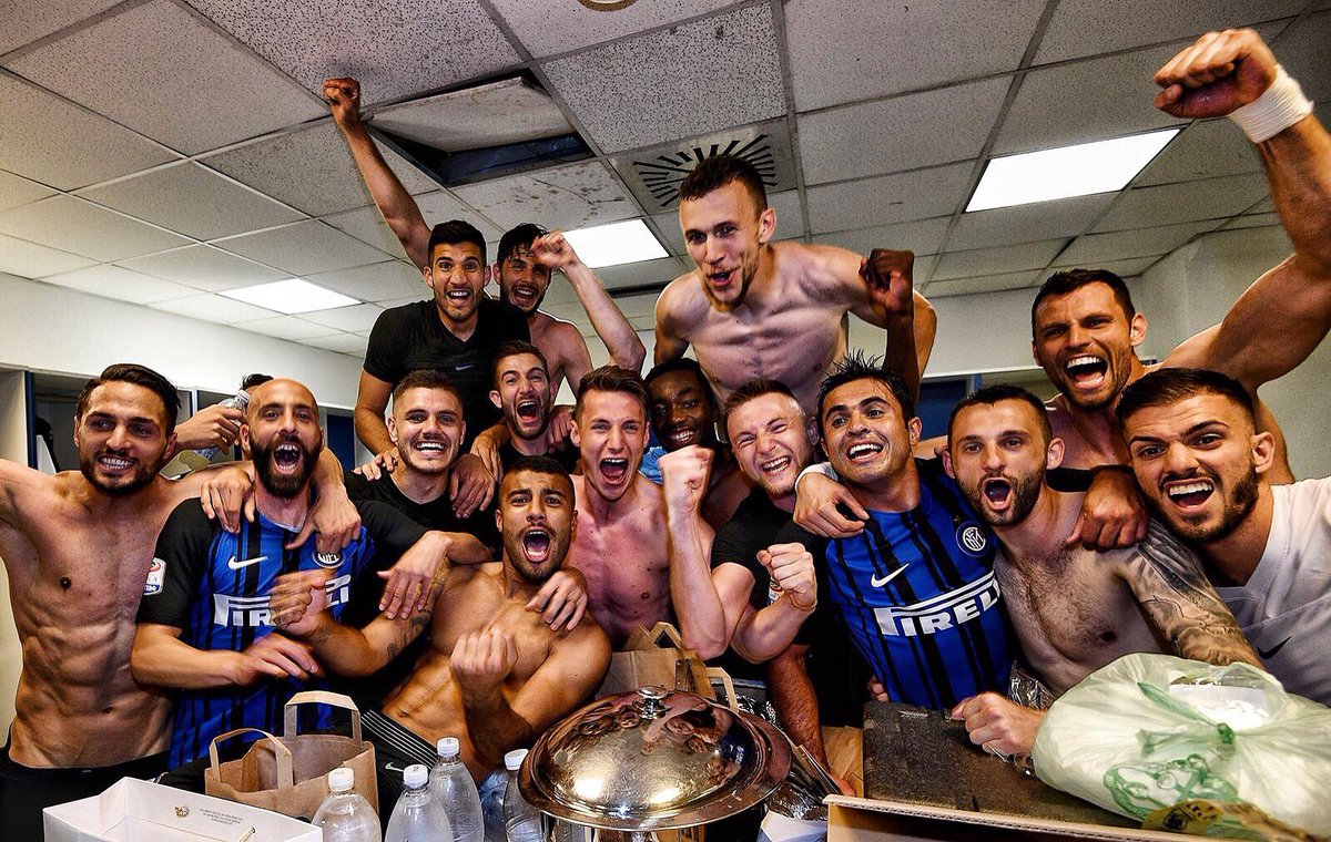 gaglio94's tweet photo. Championsssss 🖤💙 #amala https://t.co/TOpDr0otb3