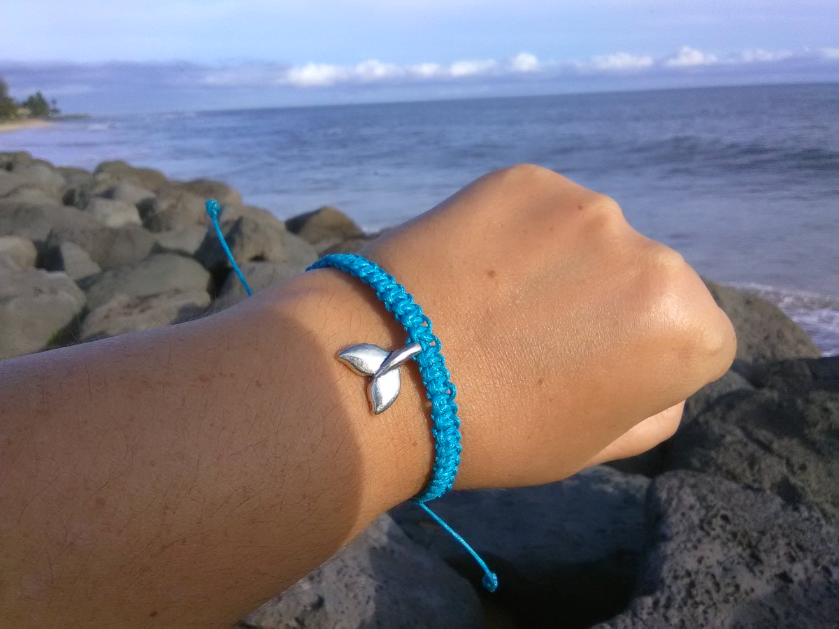 VanassaPhotos's tweet photo. Buy it here https://t.co/ezDcXaDcjh  #whaletail #surf #boho #bracelet https://t.co/BgdPHYRhol