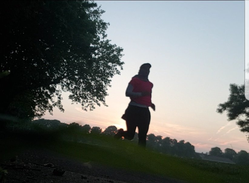 Getting my run in before sunset while the husband makes the dinner #Iftar that's what #smashingstereotypes is all about #ramadan #Fasting #ramadanrunning #fastedrun