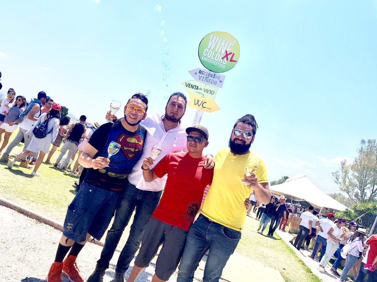 chavarol's tweet photo. Hoy toco asistir al #WineColorFest en @LaRedonda 🍷🌈🎶 https://t.co/aNLHRGCe7i