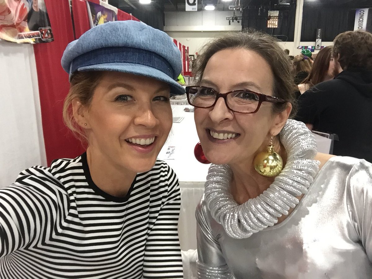 kristinupnorth's tweet photo. Did I mention that I met @JennaElfman yesterday @MotCityComicCon and that she is complete and utter awesomeness? #TWDFamily #FearTheWalkingDead #mccc #mccc2018 https://t.co/m6BMWS3NW7