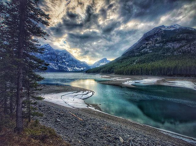 Embracing the #wonder and #beauty of Planet Earth -our home. #shotoniphone #snapseed ift.tt/2x4f5u2