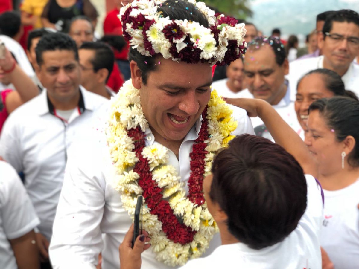 ralbores's tweet photo. Es tiempo de sudar la camiseta y desgastar el caite por un mejor Tuxtla. ¡Sí se puede y vamos a lograrlo! #NiMeAsustoNiMeRajo https://t.co/QddkUSv3JG