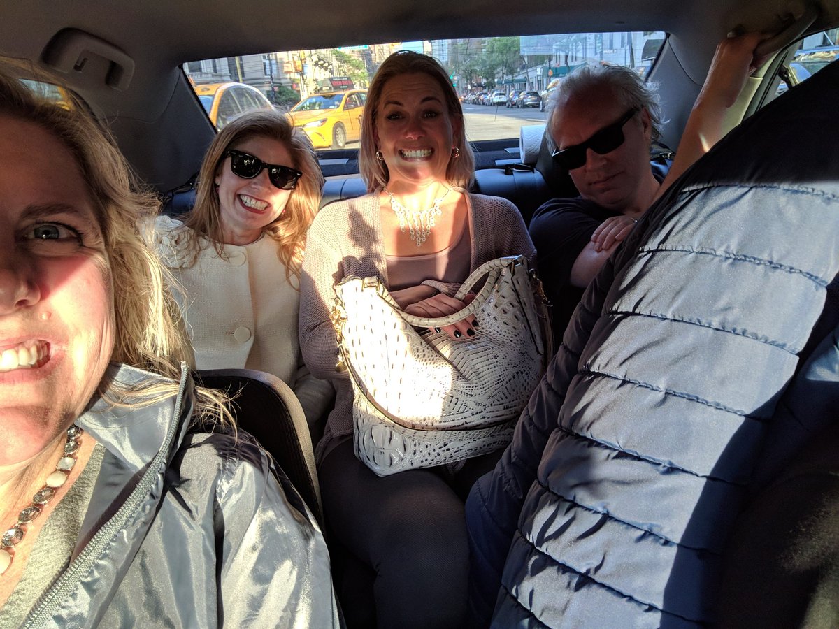 shannonkin's tweet photo. #coolcab #LMAIM had a switch up and we are lovin it! https://t.co/IeugQlN6ej