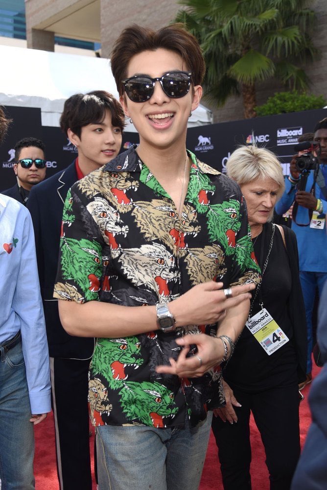 colettebennett's tweet photo. This was the last thing I saw before going blind.  #BTSBBMAS #BBMAS https://t.co/GZUrsZTRhz