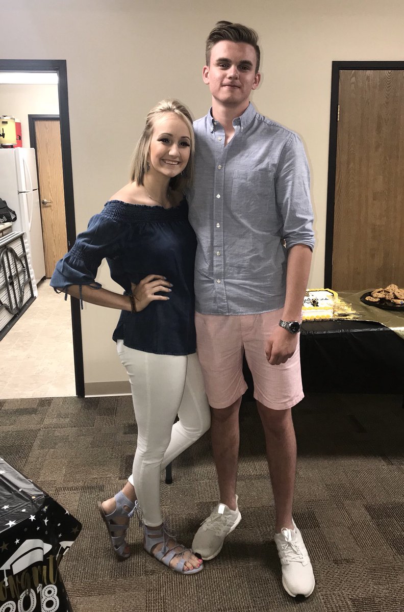 abs_anderson13's tweet photo. Congratulations to this guy! Thanks for letting me be a part of your graduation celebrations🎓 https://t.co/LPrEHv1BRh