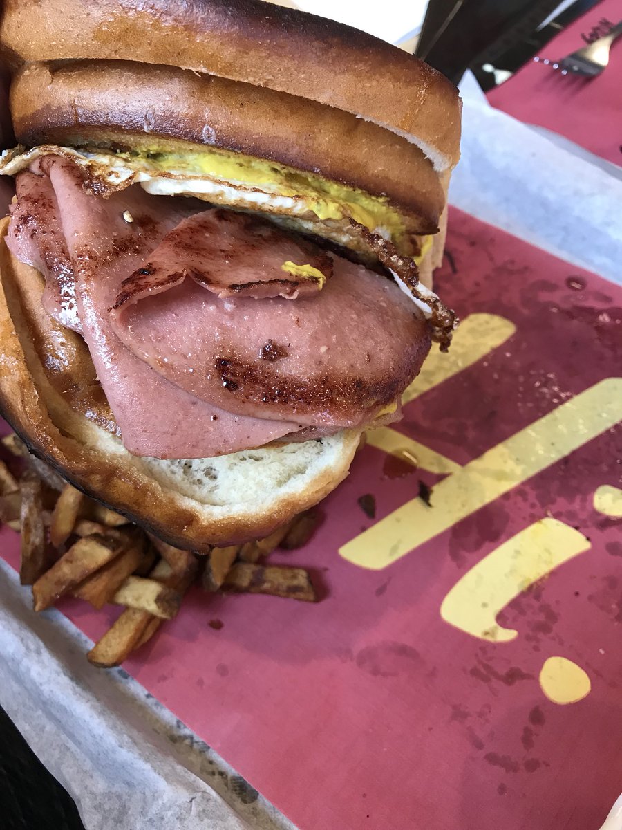 bigBkcco's tweet photo. Got Hi .... and full AF off this fried bologna and fried egg  in between two grilled cheese sandwiches @HiPointeDriveIn #mybolognahasafirstname #thestlouisfoodie #hipointedrivein #stl #missouri https://t.co/ztAECLHcd7