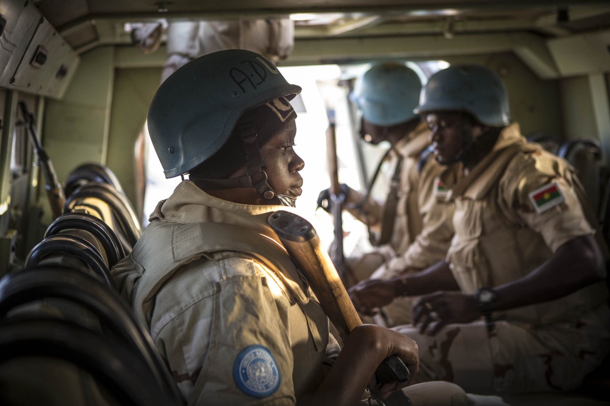 UNPeacekeeping's tweet photo. BurkinaFaso is the largest troop contributor to @UN_MINUSMA , w/ a total strength of 1,723 military personnel, including 38 women. They ensure the security of logistics convoys of MINUSMA, military operations for the security of civilian populations. https://t.co/qdQtgHwsbO