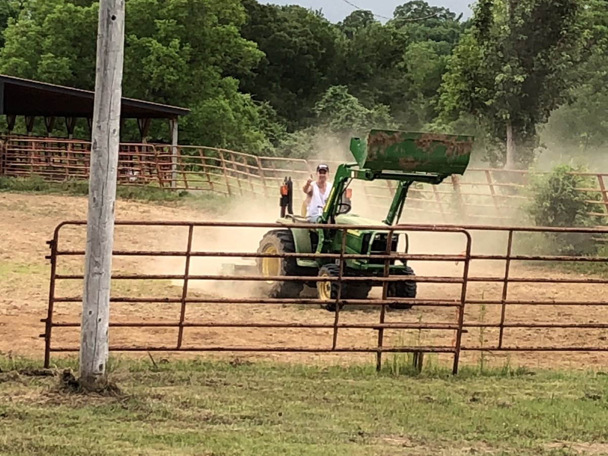 stevebtweetin2's tweet photo. “Stephen it must feel amazing to be back home in Arkansas where there’s so much to do!” #onlynotreally https://t.co/8MfVQqkM4i
