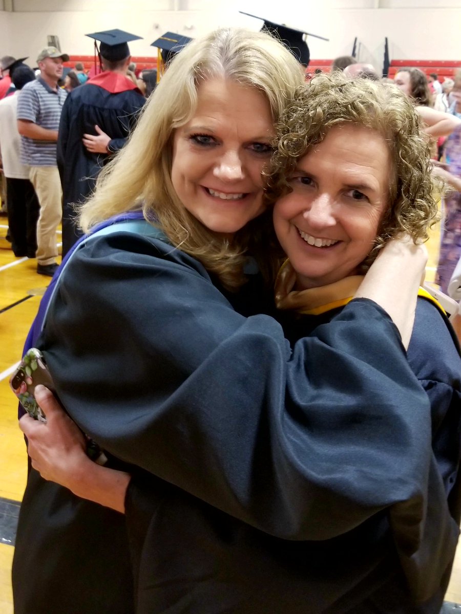 KutzWorld142's tweet photo. 🎉  Celebrating the
 THS Class of 2018! 🎓
#triadproud ❤🖤❤ https://t.co/E8rJRkMQQx
