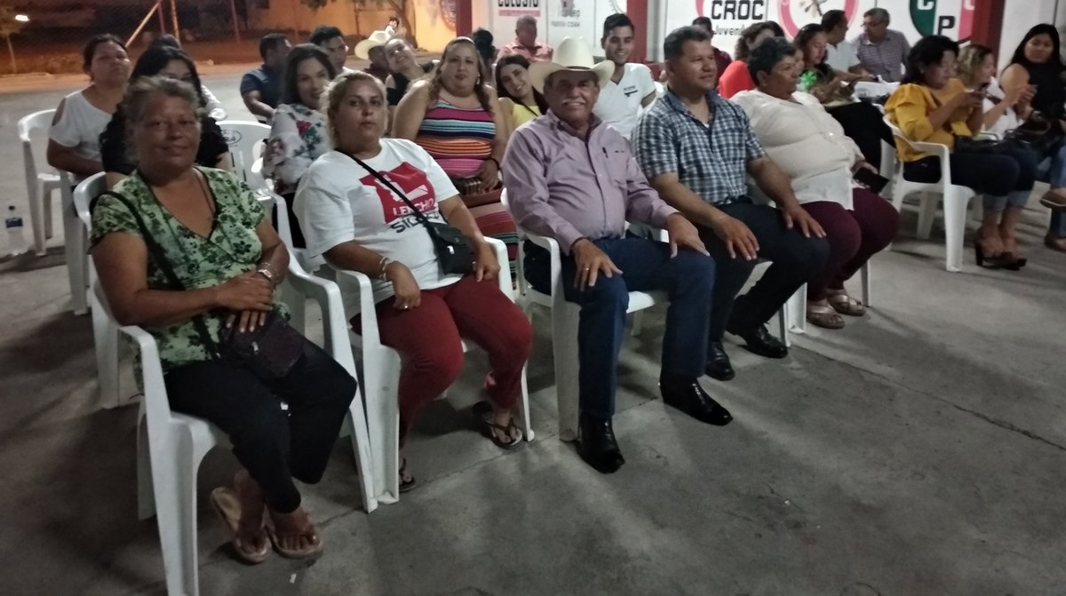 Gusdelatorre20's tweet photo. Ya listo para ver el segundo debate. #MeadePresidente #PRI #PRIMX #FRONTRA #COAHUILA @PRIMx_Coah @PRICoahuila @JoseAMeadeK https://t.co/Ddwrxn3qlk