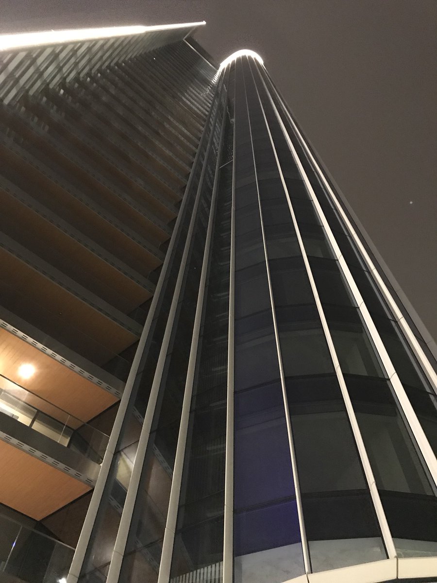 SanDiegoLive1's tweet photo. Such a gorgeous building! Looks like this gorgeous #highrise is set to open soon! #PacificGate Taking a drive down #PacificHighway enjoying the view. #Downtown #SanDiego #LoveMyCity https://t.co/aoUF7oLBMR