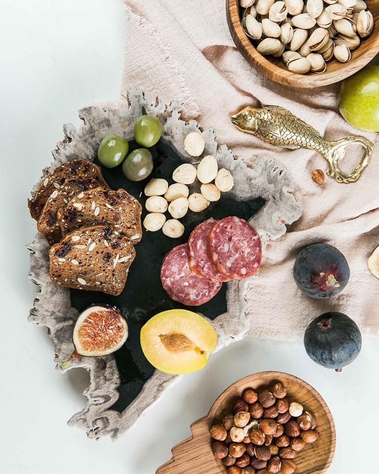 goodcompanies's tweet photo. Forget complicated Sunday night dinners โ weโre eyeing this easy, beautiful spread with gorgeous pieces from @31bits ๐ bonus: they support their artisans in Uganda by providing 5-year training programs #goodcompanies #31bits https://t.co/Ff32mEfvow