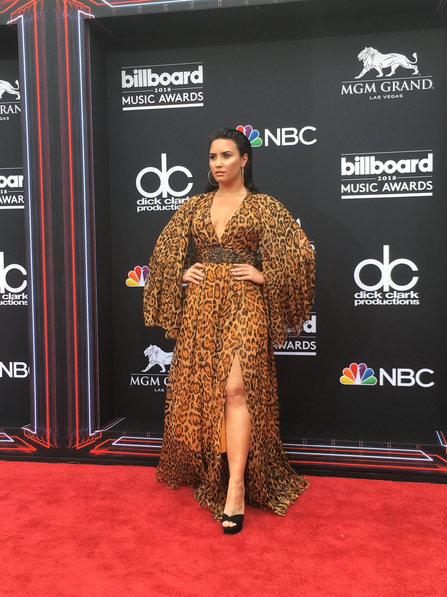 E! Live Events tweet media