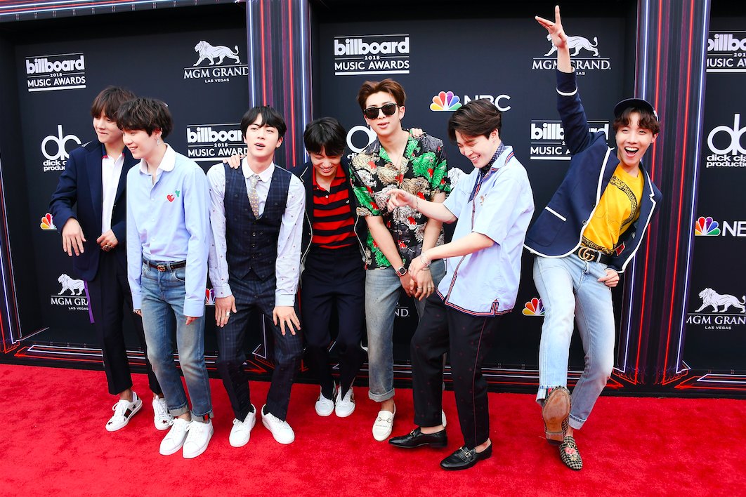 etaerealgguk's tweet photo. ♡♡♡ #PremiosMTVMiaw #MTVBRKPOPBTS #MTVLAKPOPBTS https://t.co/G5nKNtDDRE