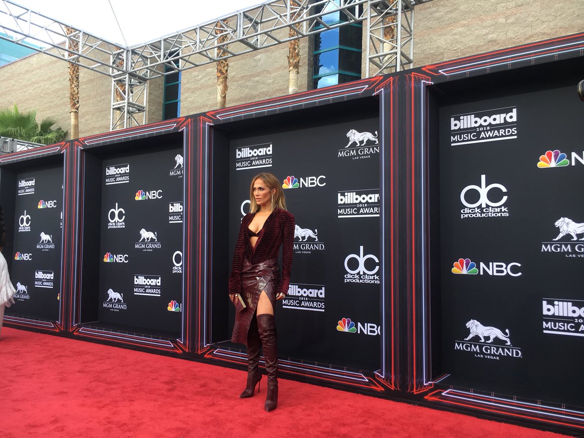 E! Live Events tweet media