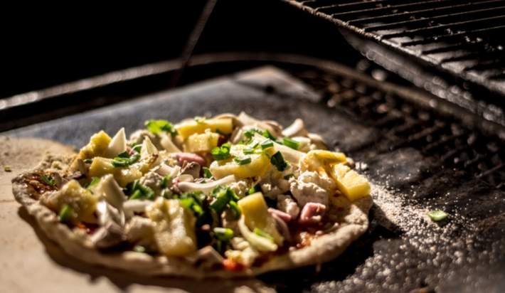 There's more to barbecues than burgers and buns. Get grilling inspiration for pizzas, veggies and desserts. otbd.it/1yVuEo1R