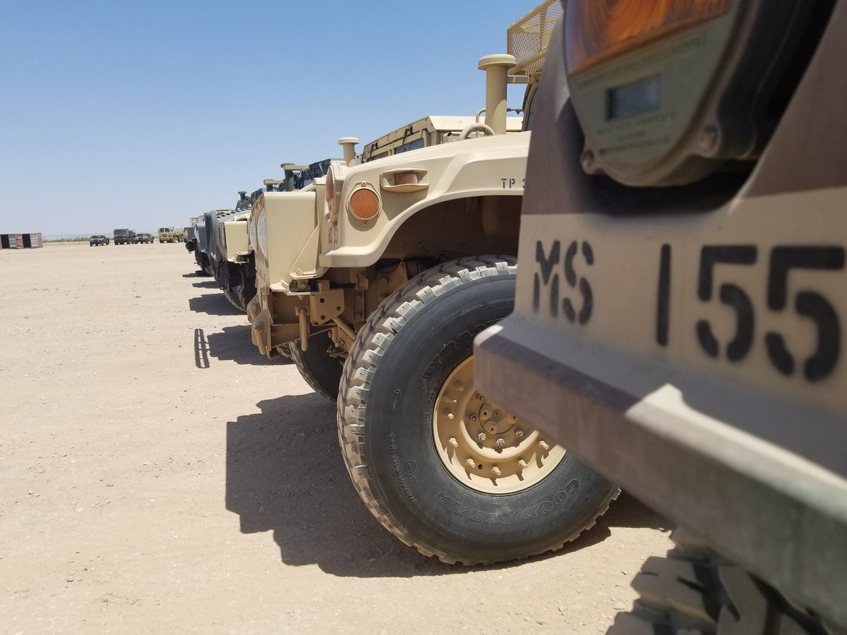 155ABCT's tweet image. Dixie Thunder vehicles begin to line up in a motor pool for recovery and washrack operations on Ft. Bliss, Texas. #LightningFocus #Readiness #155mobilization