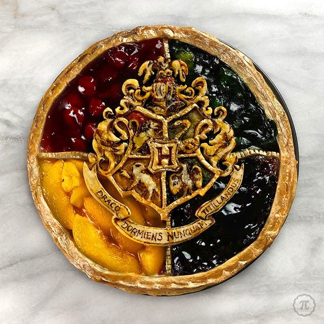 IamWizardRPG's tweet photo. Se liga nessas tortas maravilhosas feitas pela @ThePieous ! Chegou a abrir apetite aqui! #IamWizardFan #FanArtHP https://t.co/LXmglNtcw9