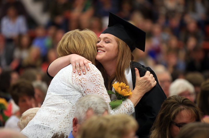 #PHOTOS bit.ly/2KH0IOw <a href="/BurnsJrsrhs/">BHS</a> graduation. #Classof2018