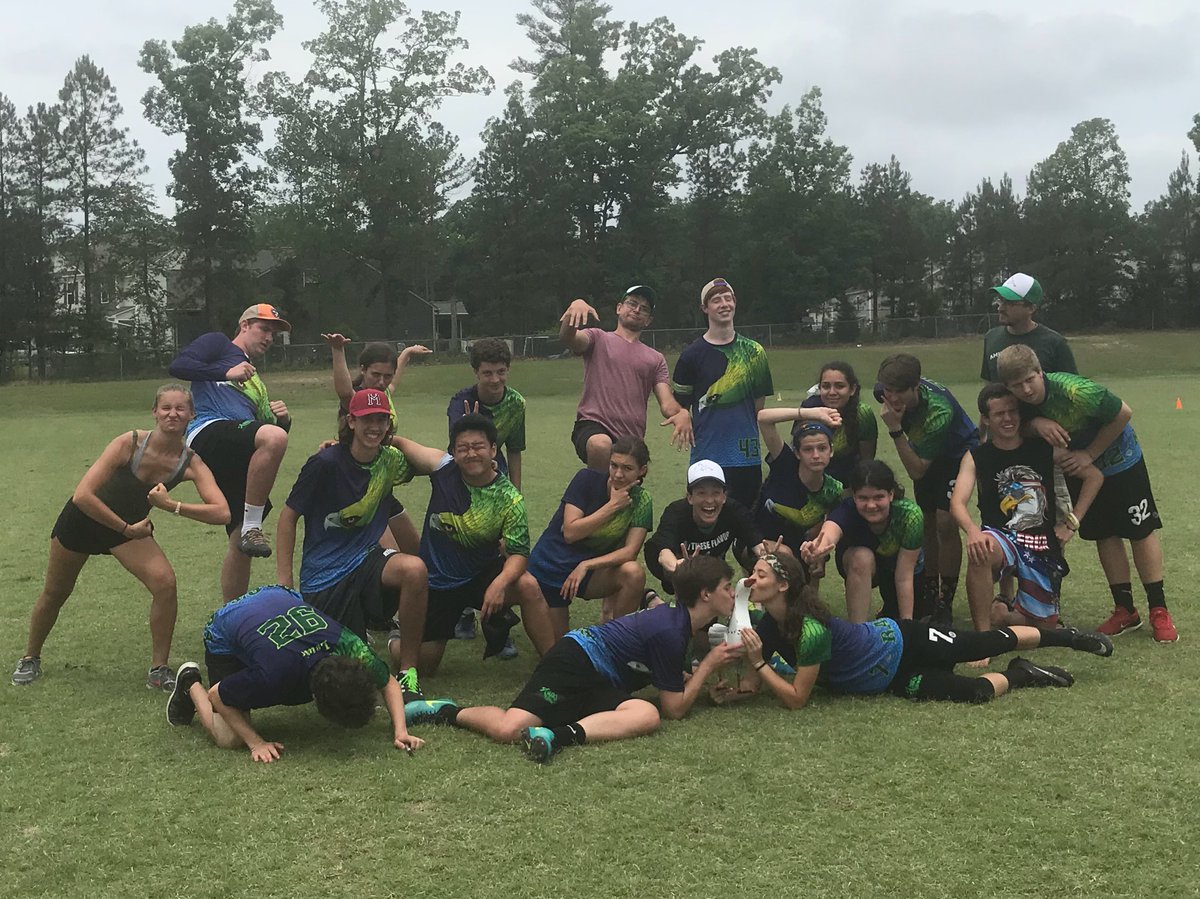 amhs_ultimate's tweet photo. An awesome weekend at Palmetto State Youth Championship!! #PSYCH2018 thanks @SAVAGEultimate for the awesome gear! #doitforsammy #sammytheseagull https://t.co/W0I4uiSmuS
