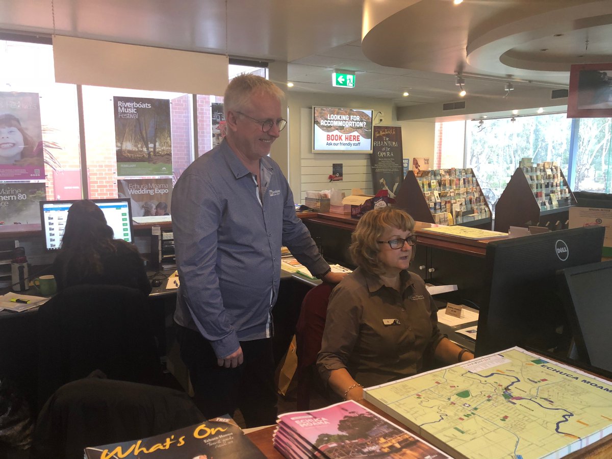 Bookeasy's tweet photo. Chris spent last week training the team @Echuca_Moama - thanks for having us! #Bookeasy #bedigital #echucamoama #VisitVictoria https://t.co/HLkY6dlTh0