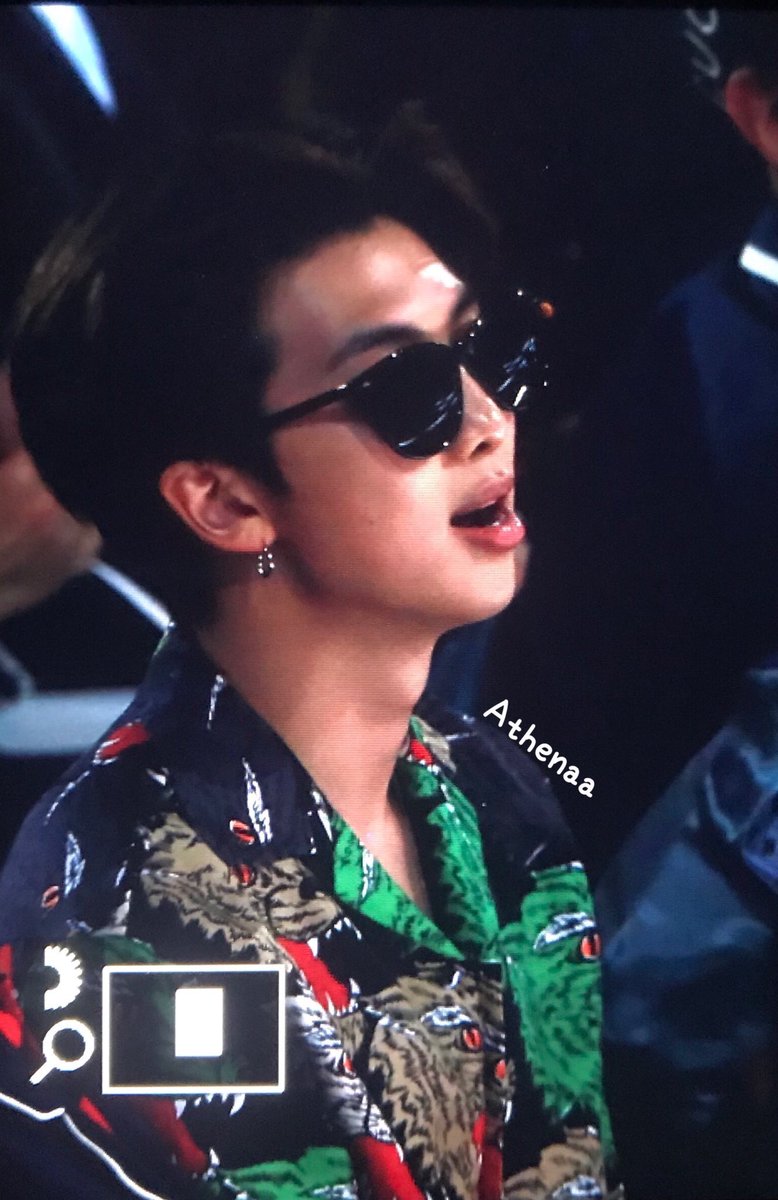 RMPICS_twt's tweet photo. Would you just look at this king... Wow... WOW 😳 
cr. Athenaa_RM @BTS_twt 
#FakeLovePremiere https://t.co/3j024rhlA7