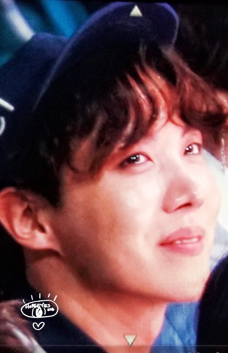 DarkyMinWorld's tweet photo. Votar y votar tiene su recompensa y es esta, que hayan ganado, verlos felices, emocionados y sentir que nuestros corazones se detienen y laten al mismo tiempo.
La humildad que muestran es merecedora de miles de aplausos.
Los amo y amare eternamente.
#IVoteBTSBBMAs
#BilboardEnTNT https://t.co/Bv6yj26RbD