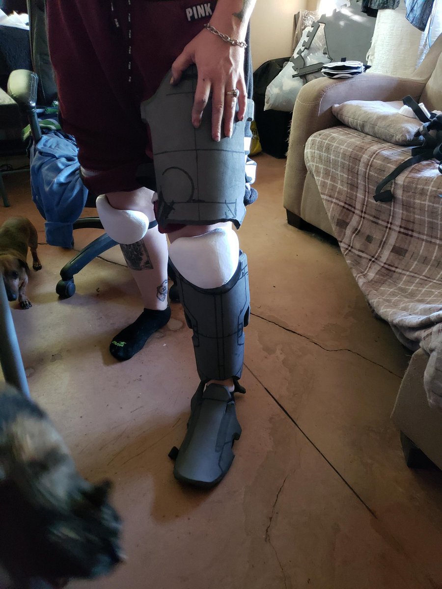 xXAutumnIvyXx's tweet photo. A little more to go.. then podge and plasti-
#AutumnIvy #cosplay #cosplayer #thebonecollector #costumer #Zarya #Overwatch #legarmor #evafoam #actor #narrator #alternative #model #diyarmor #femalearmor #casualzarya #cosplaydiy #jackofalltrades https://t.co/3Qukj2V0g3