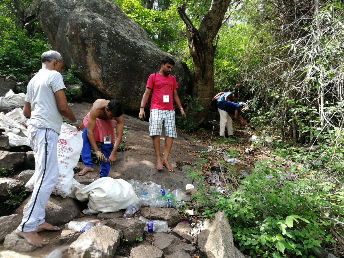 SadhguruJV's tweet photo. Single-use plastic has become the largest source of pollution globally. #RallyforRivers &amp; @ishafoundation have partnered with @UNEnvironment to raise awareness for urgent policy action to ban single-use plastic. –Sg @ErikSolheim #WorldEnvironmentDay #BeatPlasticPollution https://t.co/Sc1L0pruHI
