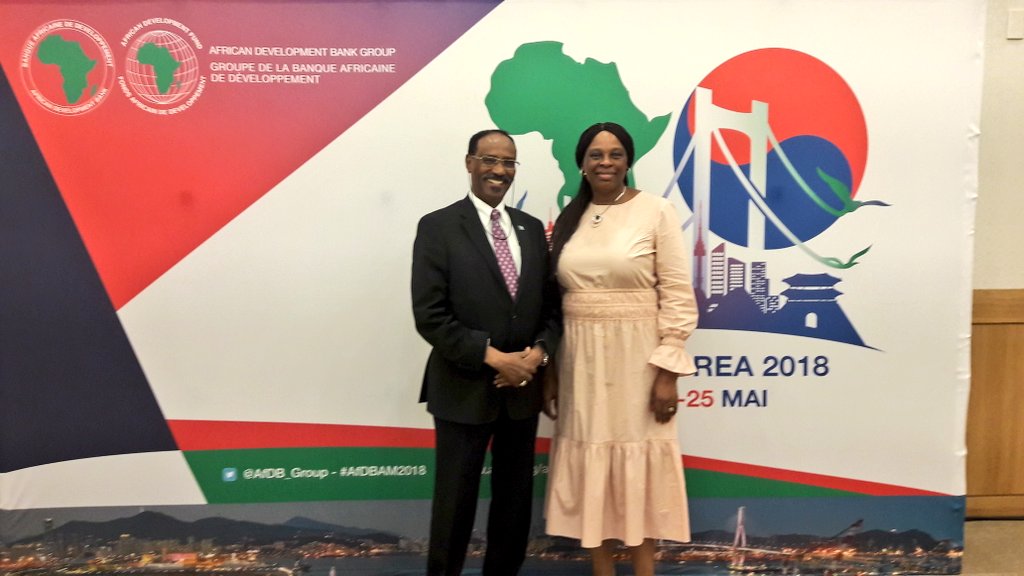 Discussed Somalia's progress & remaining challenges with @AfDB_Group President @akin_adesina & his senior leadership team during #AfDBAM2018 today. We are making real progress & we are grateful to the Bank for its continued diverse support. Partnership for progress is crucial.