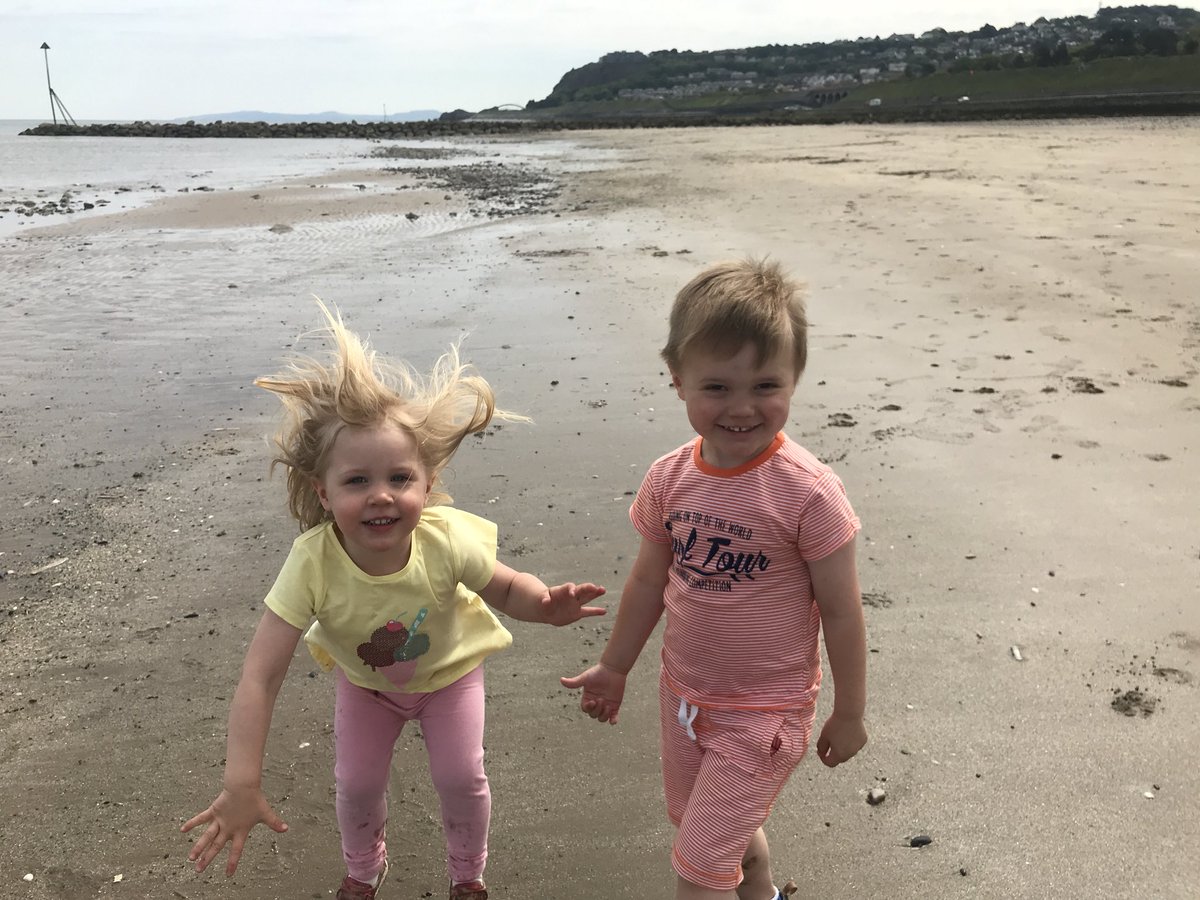 Rob_Jones_9's tweet photo. Lovely day out yesterday #ColwynBayBeach #GreatOrm #RhosOnSea #TramRide #CrabHunting https://t.co/c41ilpxWHj