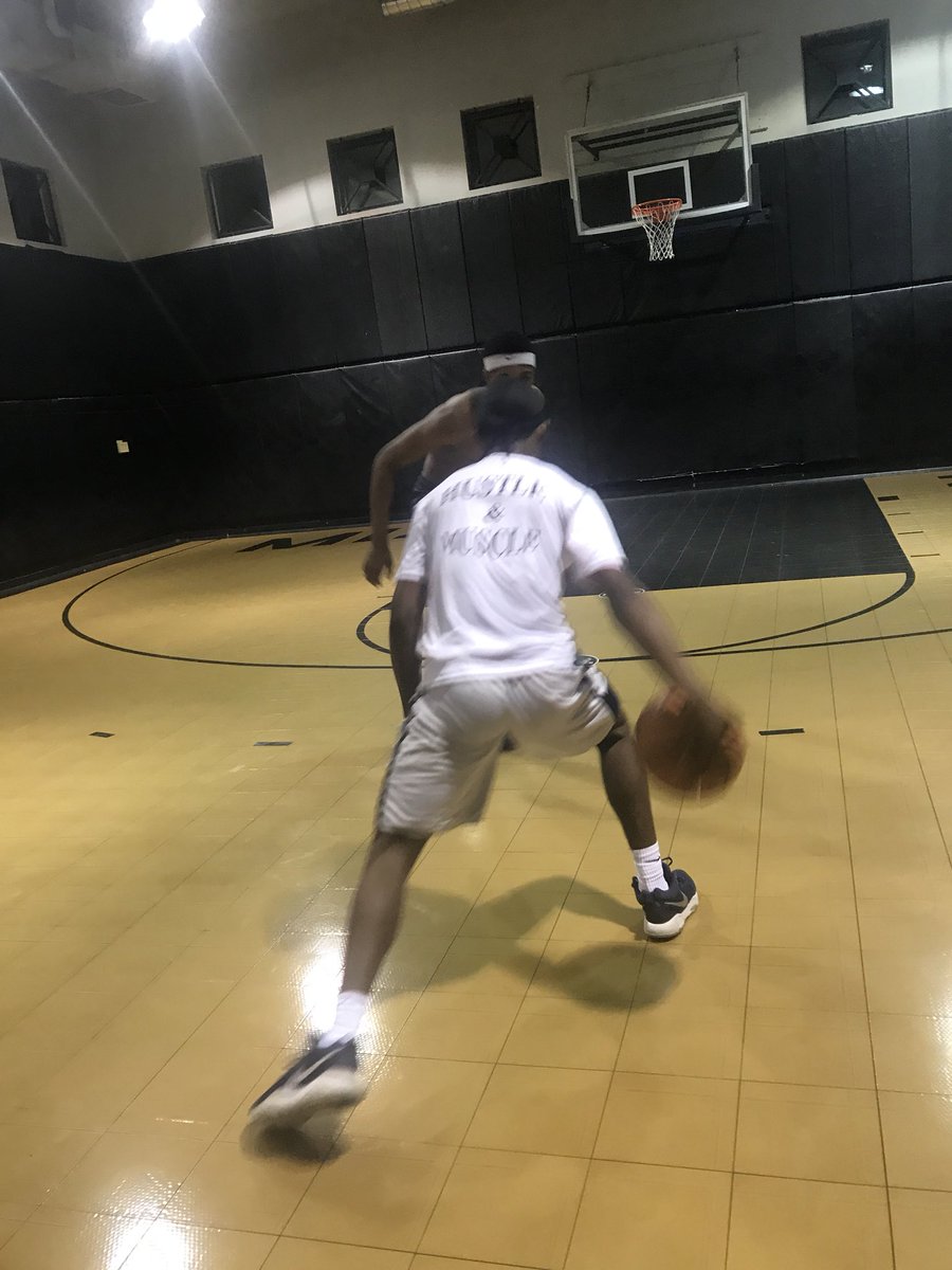 DevGriffin__'s tweet photo. @Isiaihletrellm1 working @JadinBrazil at 1am ... We really be in the gym!!
+ my bro @ibreezy7
#IronSharpensIron
#PresentVsFuture https://t.co/twGQc9H5kx