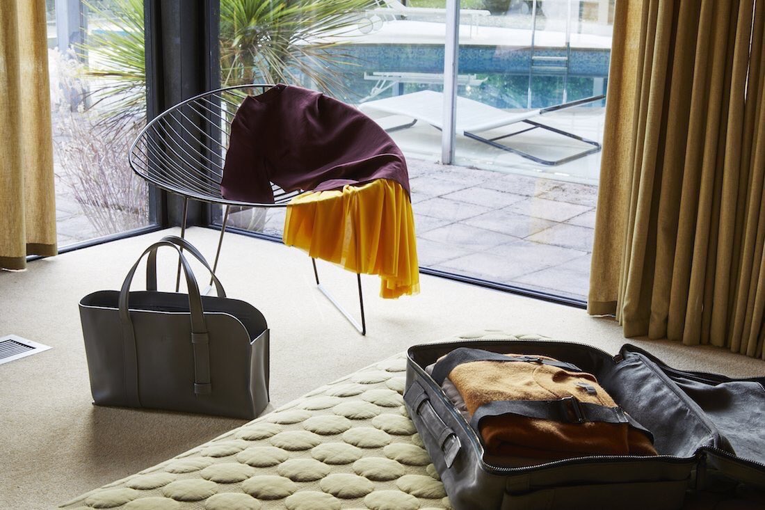 GEOFREdesign's tweet image. Honeymoon packing x Geofre.