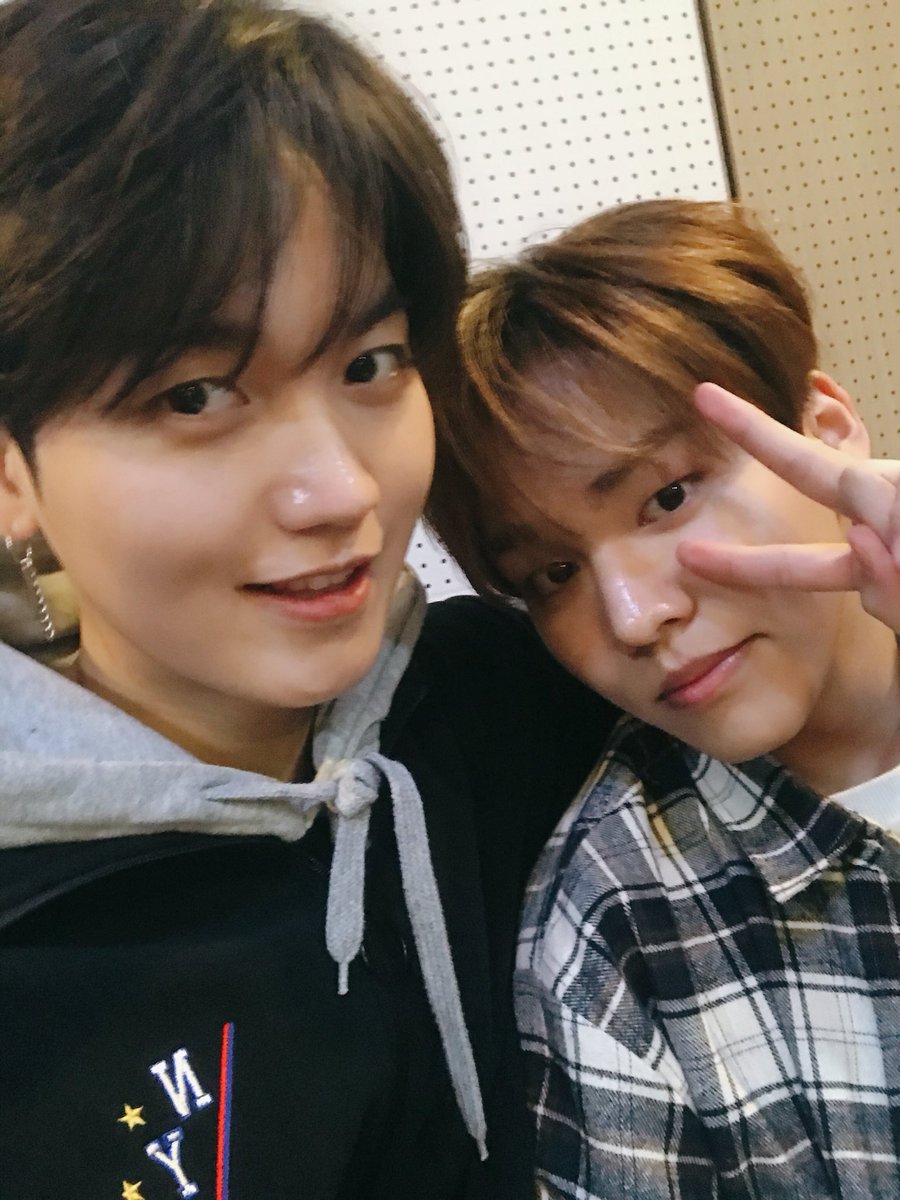 ONF_members's tweet photo. [#제이어스] 애들아 성인이 된걸 축하해 ! 🎊 #성년의날 https://t.co/R7y197fHtq