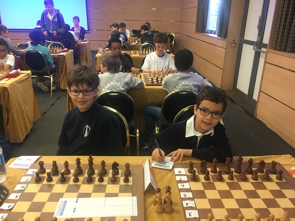 LuteceEchecs's tweet image. #TopJeunes dernier match de la phase finale face @StanislasEchecs : un suspense et une pression terribles ! Bien qu’une nouvelle fois outsider à la moyenne elo, nos jeunes ont leur destin entre leurs mains et resteront au Top la saison prochaine avec une victoire !