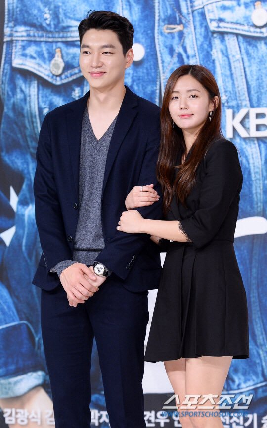 BaekChulMinIntl's tweet photo. [EVENT] 170917 #BaekChulMin #백철민 for Andante Drama Presscon

https://t.co/y1NPapFyrT @BaekChulMinIntl https://t.co/fodshutCR2