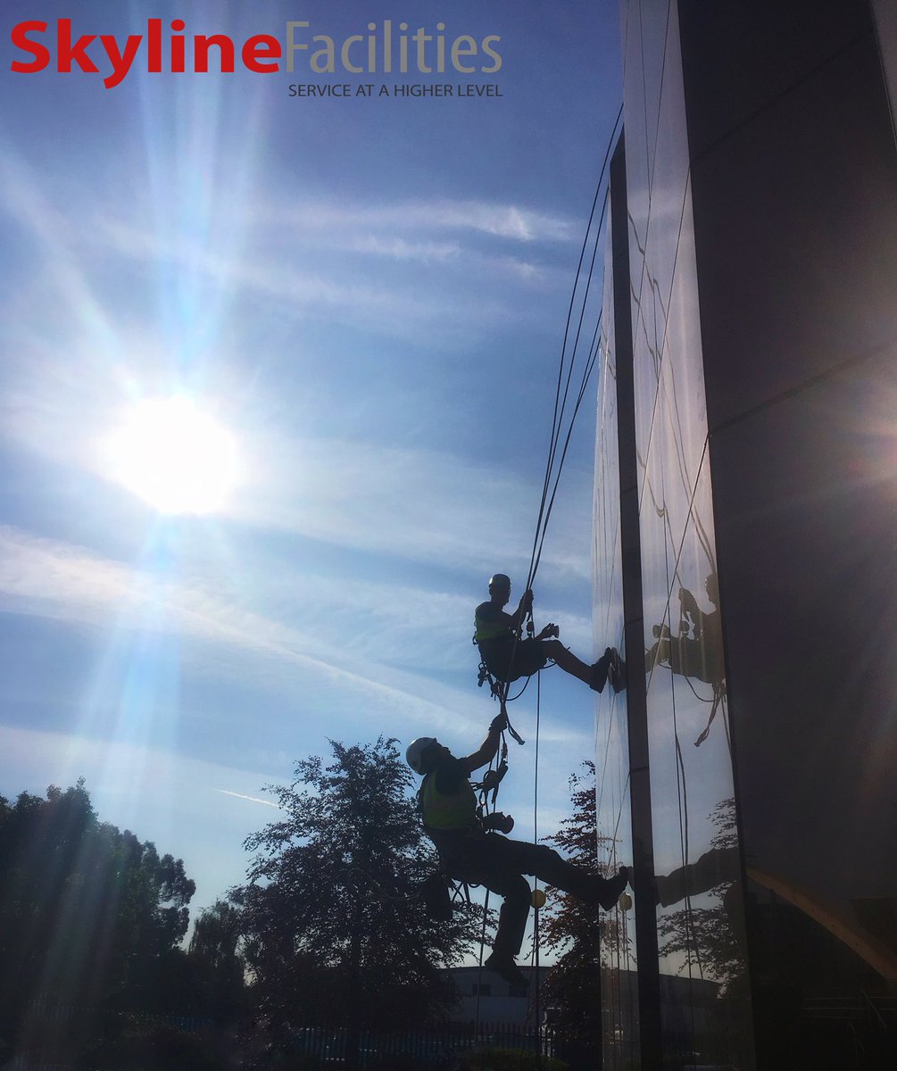 Skyline_Access's tweet photo. The early bird catches the worm! On mornings like this it has to be one of the best jobs out there! 😀☀️🤙🏻
#serviceatahigherlevel
#workingatheight
#ropeaccess
#abseiling https://t.co/zO2cHjVsB7