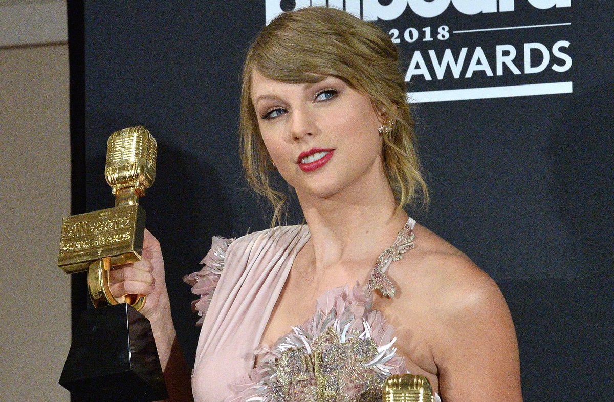Vicki Newman On Twitter Taylor Swift Narrowly Avoids Drastic
