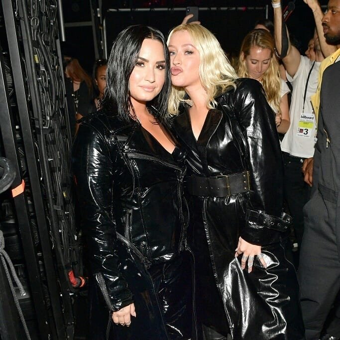 _splashlovato's tweet photo. A demi cantando com a christina! Foi MARAVILHOSO, elas arrasaram demaisss 👏👏👏👏😍😍😍 https://t.co/18g1jhniIZ