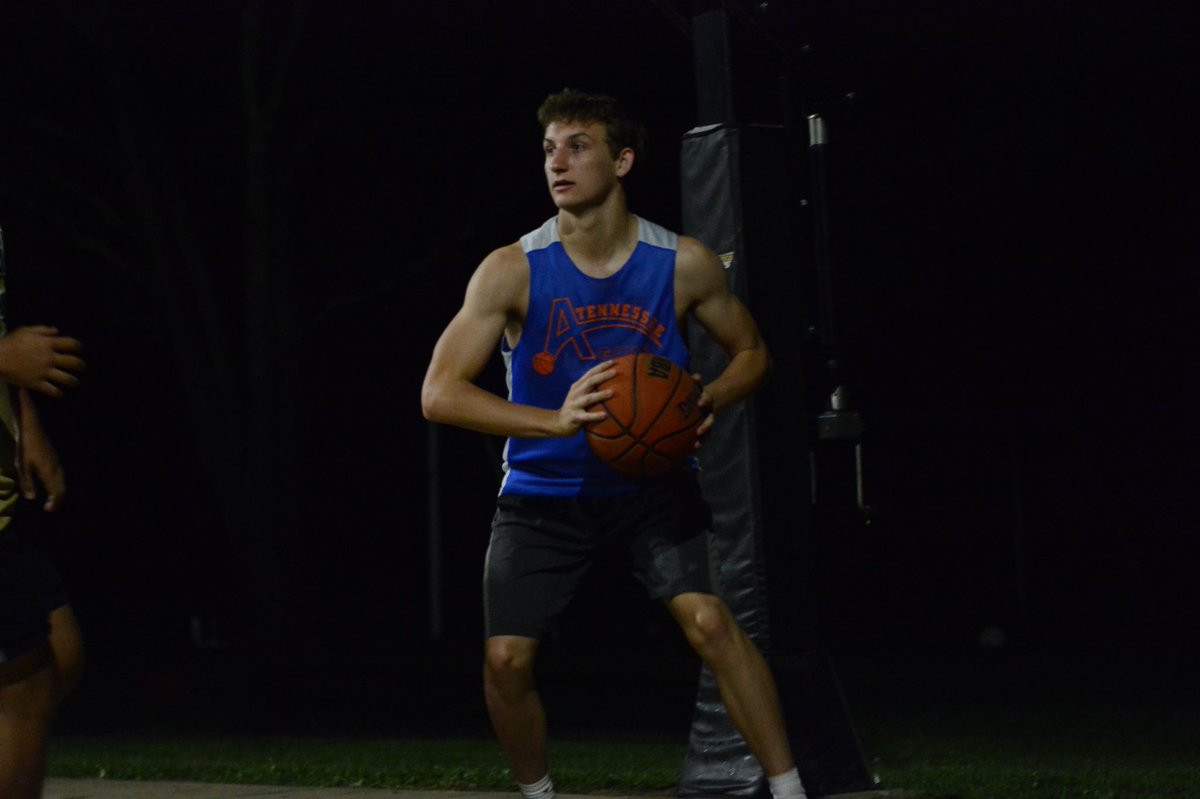 michellepalk's tweet photo. Who wouldn’t want to play under the lights, outdoors in a 3 on 3?? @BackyardBrawlYL https://t.co/L8ZGH0QKgv