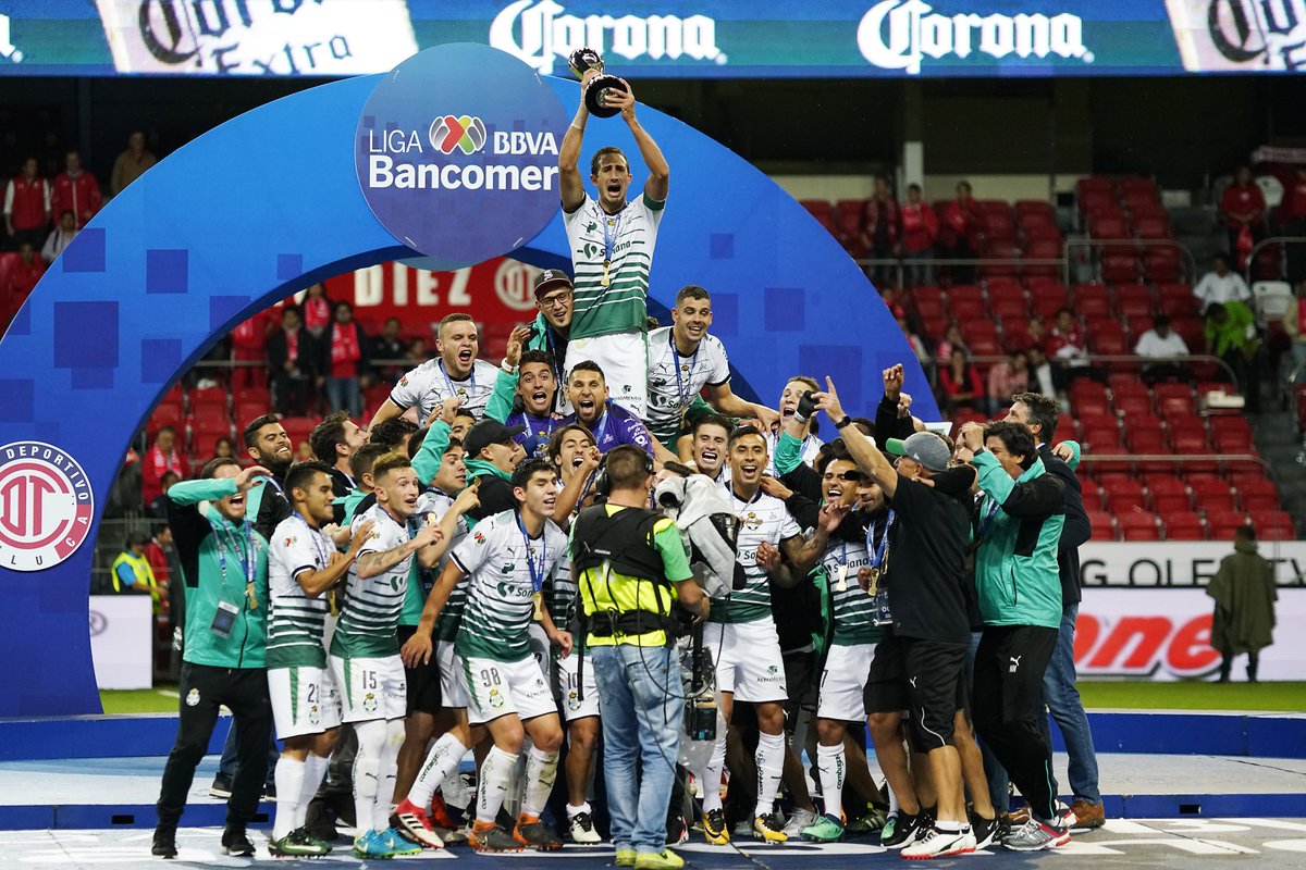 ClubSantos's tweet photo. 📆 20 de Mayo:

⭐ 2001
⭐ 2012
⭐ 2018

#SANTOSCAMPEÓN 🏆 https://t.co/vSm9QTPWa9